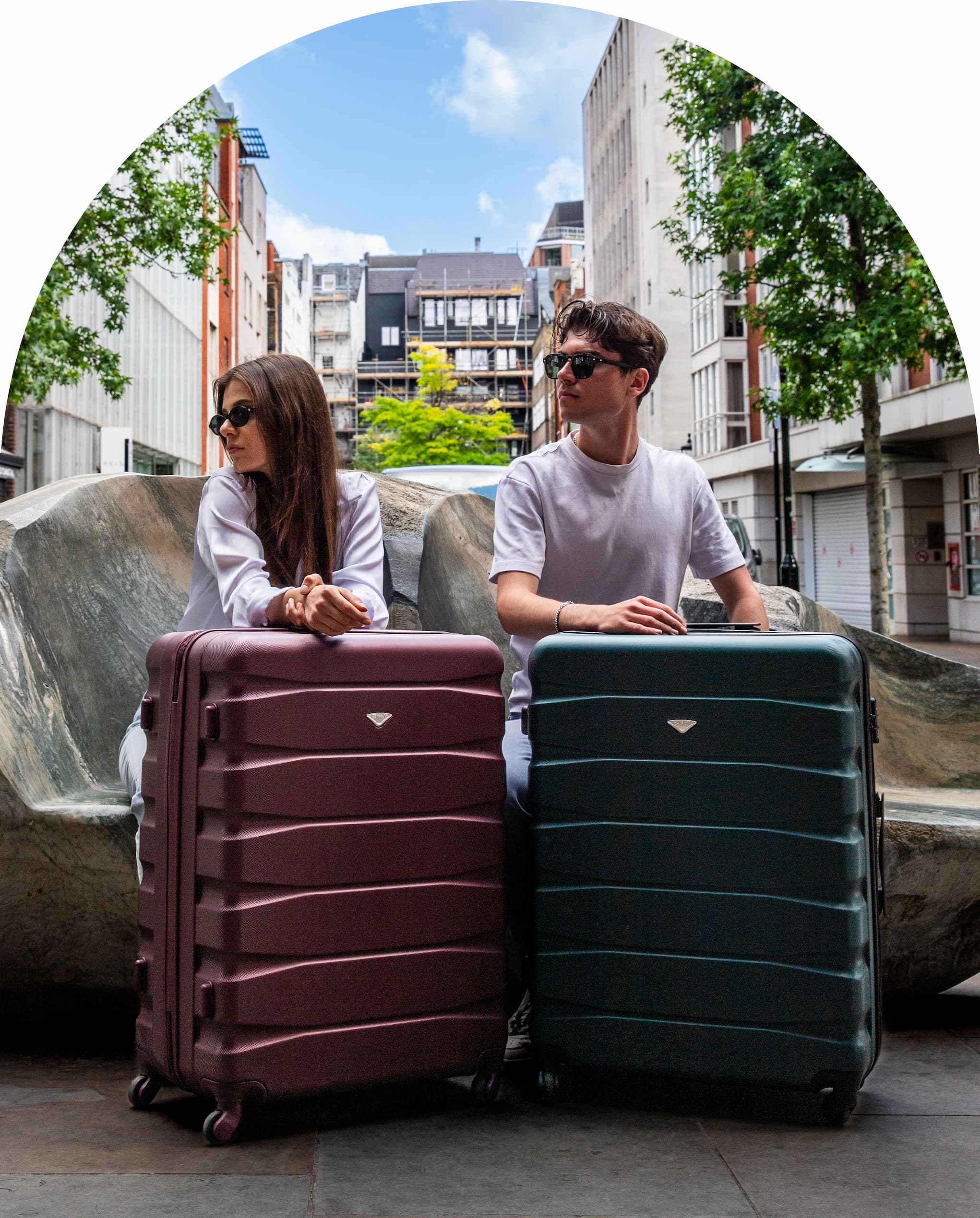 A Travel Pair with Room to Explore