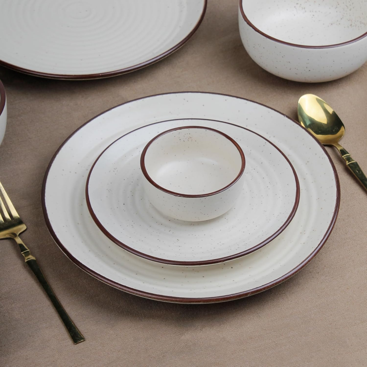 Bone-Ash-Free Ceramic